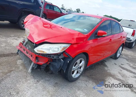 2014 Ford Focus Se z USA, uszkodzony, nr VIN 1FADP3F27EL362166
